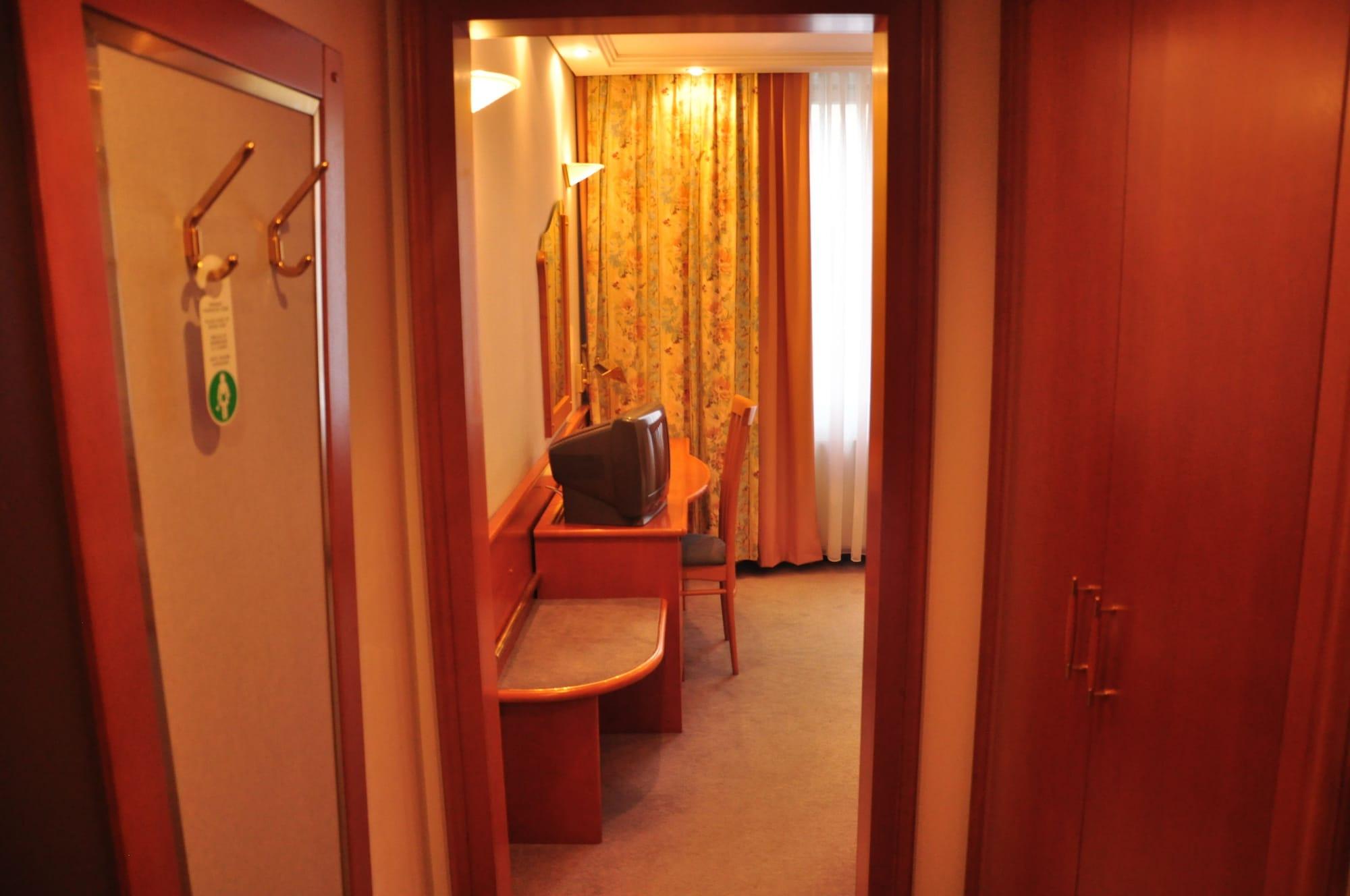 Hotel Krka - Terme Krka โนโวเมสโต ภายนอก รูปภาพ
