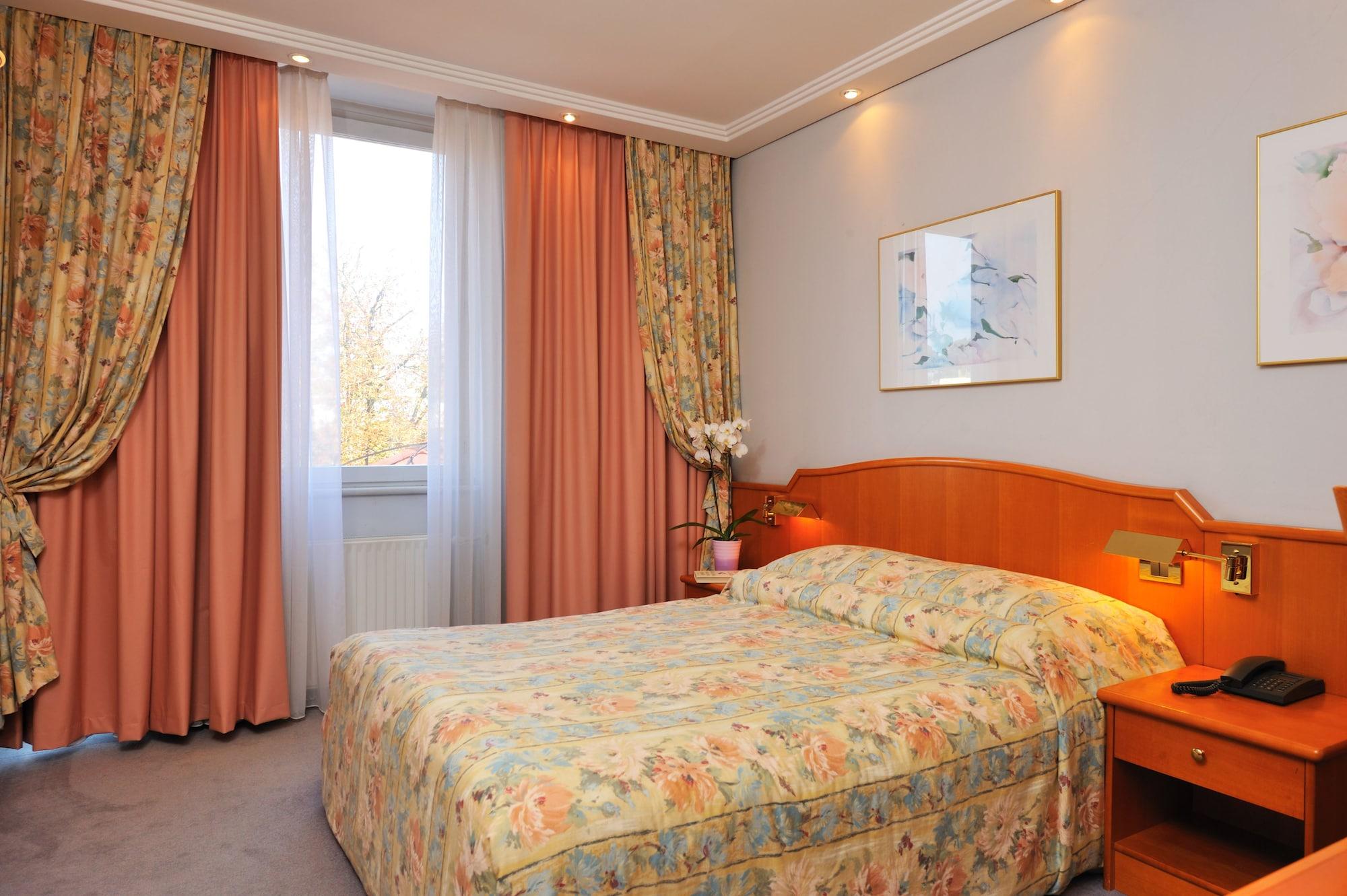 Hotel Krka - Terme Krka โนโวเมสโต ภายนอก รูปภาพ
