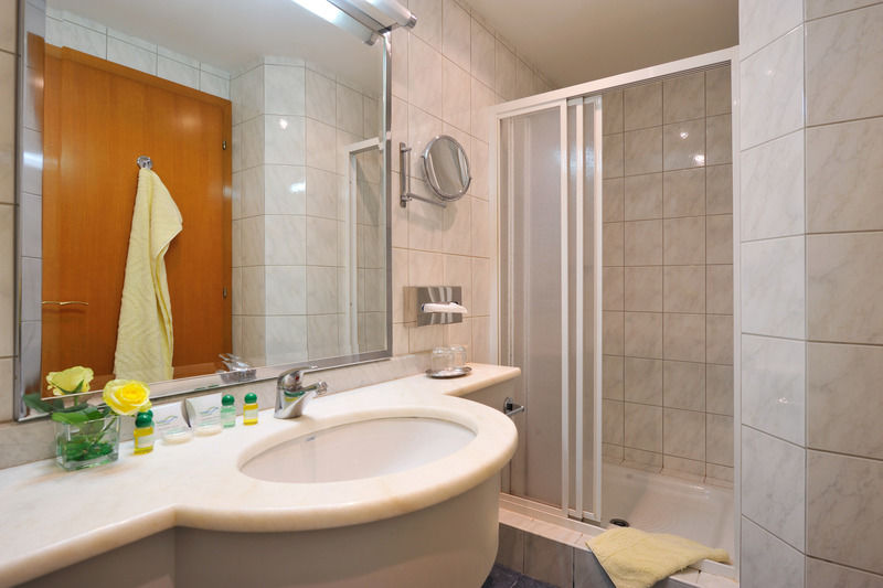 Hotel Krka - Terme Krka โนโวเมสโต ภายนอก รูปภาพ
