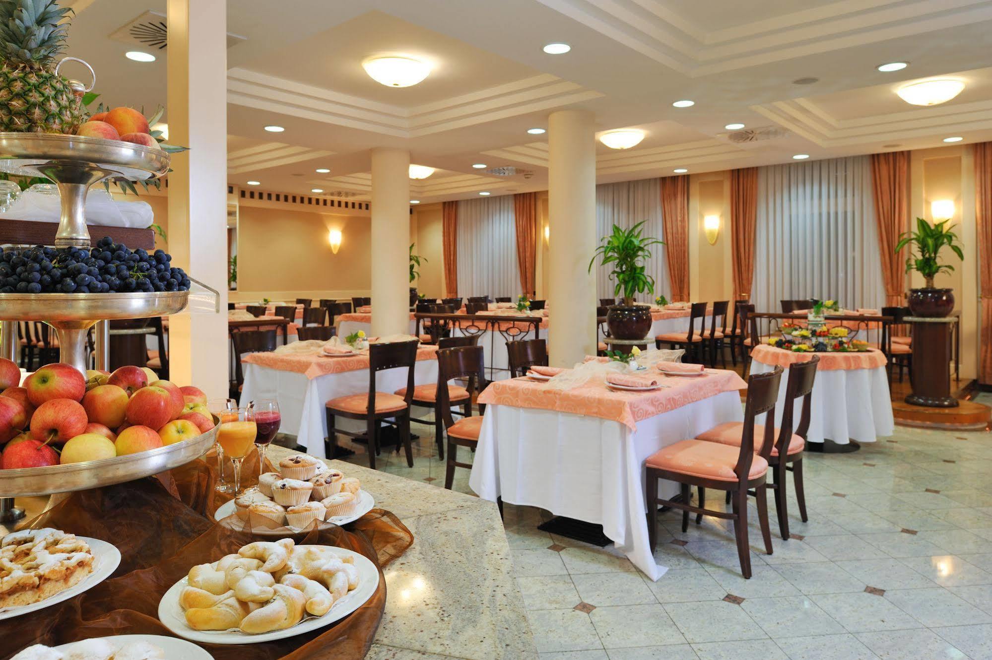 Hotel Krka - Terme Krka โนโวเมสโต ภายนอก รูปภาพ