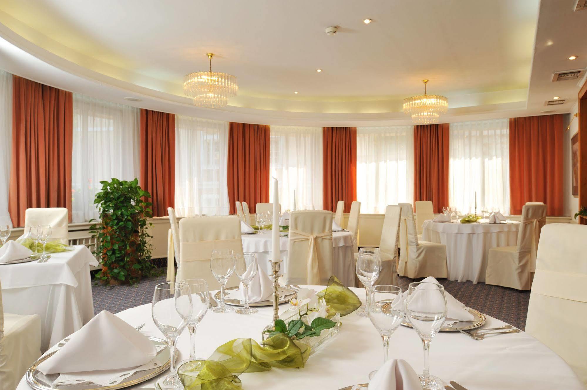 Hotel Krka - Terme Krka โนโวเมสโต ภายนอก รูปภาพ